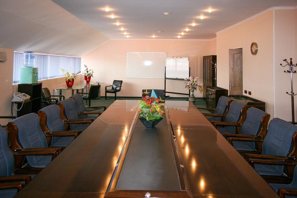 Rahat Hotel Aktau  Eksteriør billede